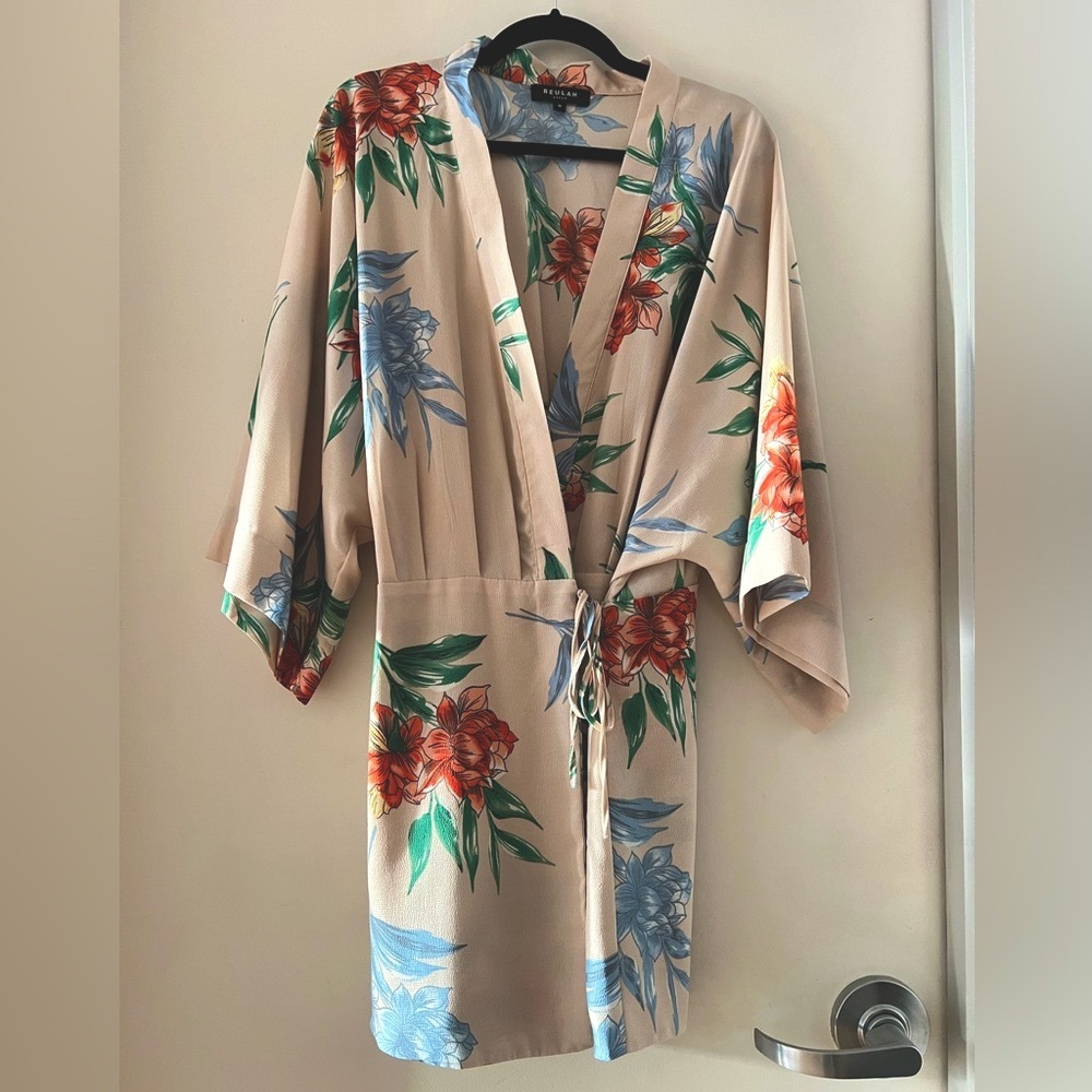 GORGEOUS SPRING/SUMMER WRAP BEULAH LONDON DRESS!